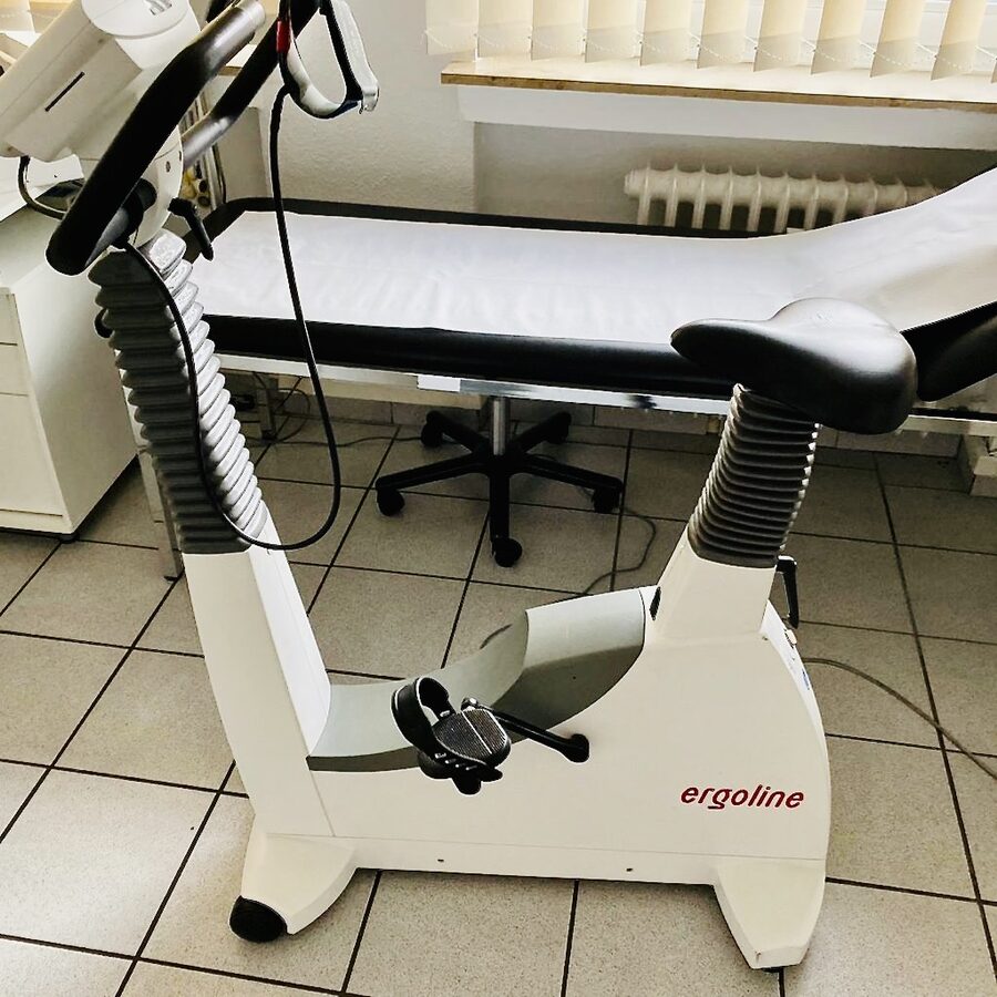Fahrrad-Ergometer für Belastungs-EKG